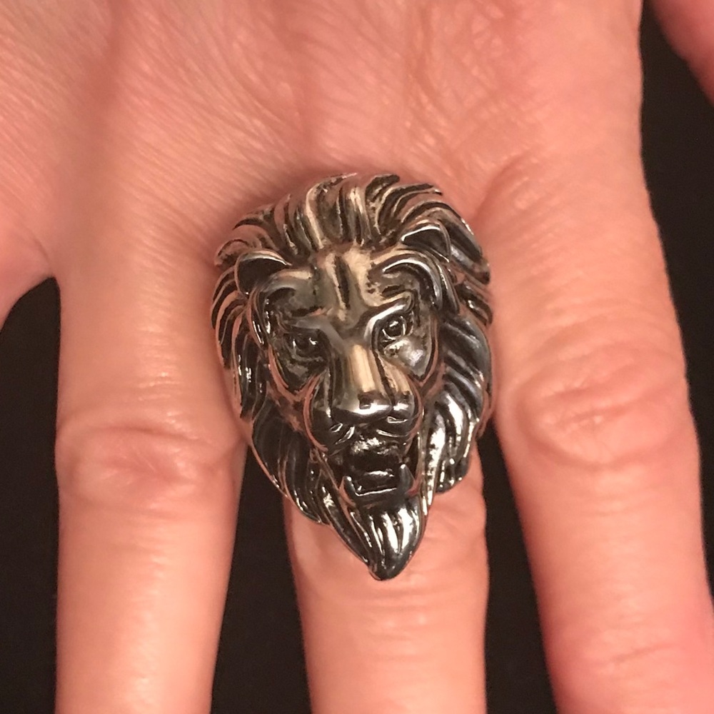 Brand New, Lions Head Ring - Picture 2 of 3